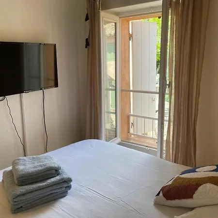 펜션 Maison De Village 3 Avec Petite Terrasse *